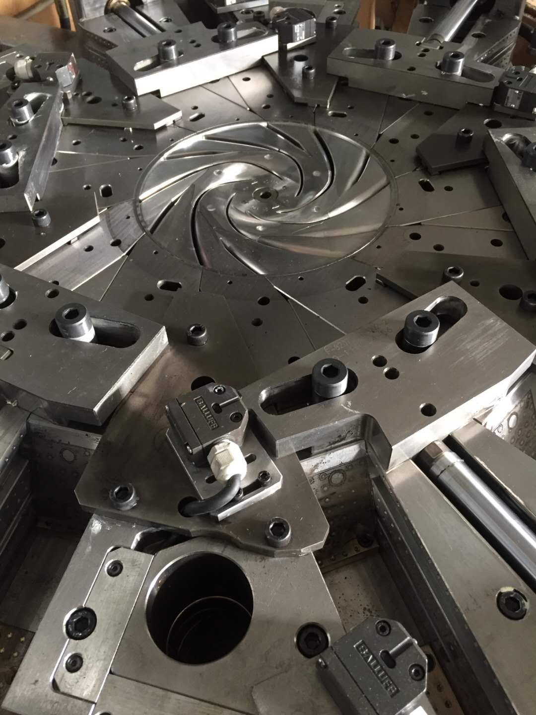 中山塑膠模具，注塑模具旭錦模具廠家制造
